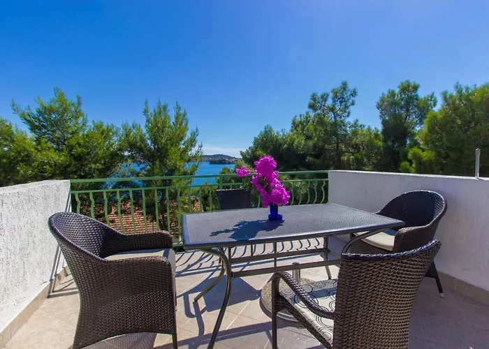 7 Olives * Rogoznica (Sibenik-Knin)